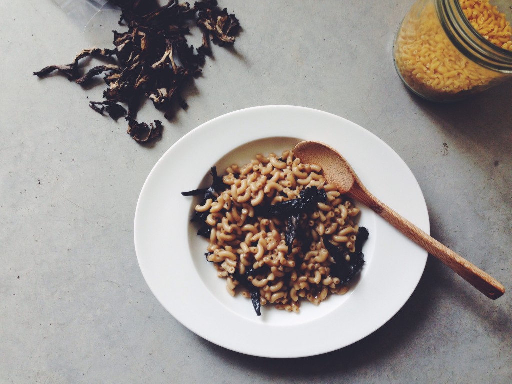 Risotto de coquillettes aux trompettes de la mort – My Little Spoon